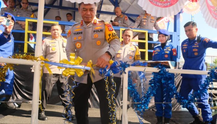 Kapolda Sulsel Resmikan Kapal Patroli C1-3012 Sikatan di Dermaga Ditpolairud Polda Sulsel