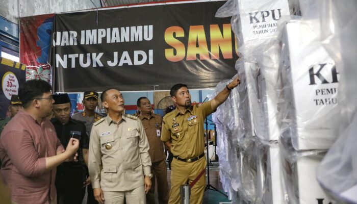 Pjs Wali Kota Makassar Bersama Gubernur Sulsel Tinjau Gudang Logistik KPU