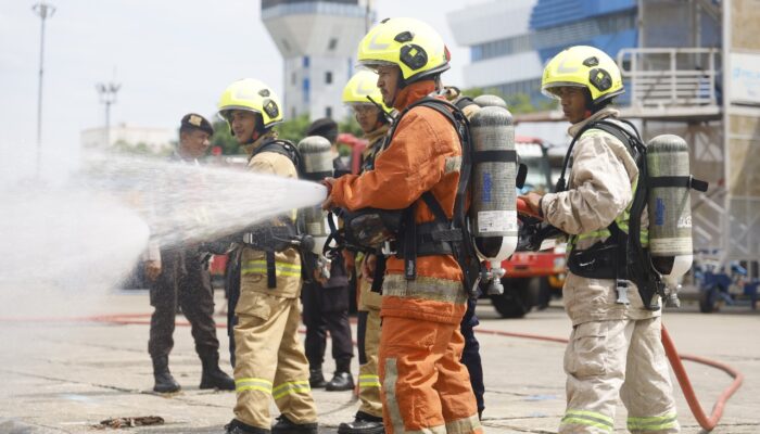 Nataru 2024, Pelindo Gelar Simulasi Penanggulangan Keadaan Darurat di Pelabuhan Makassar