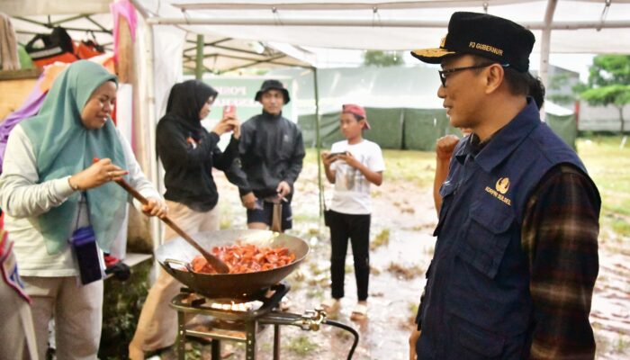 Prof Zudan Tinjau Lokasi Pengungsian Akibat Banjir, Dapur Umum Siap Layani Kebutuhan Makanan Pengungsi