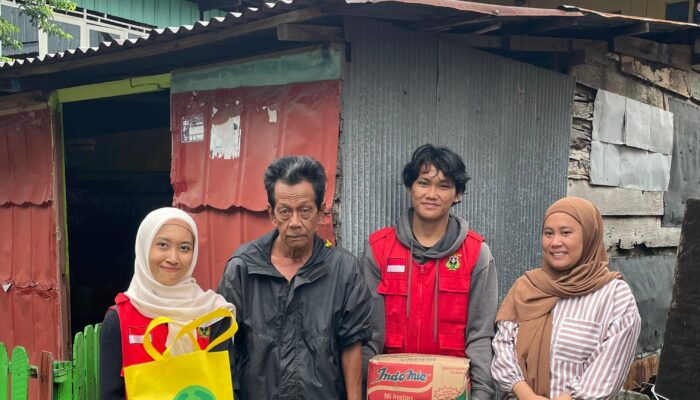 KKN Tematik Unhas Salurkan Bantuan untuk Warga Terdampak Banjir di Parepare
