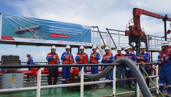 Kado HUT Pertamina ke-67, Pertamina Patra Niaga Sulawesi Resmikan Jetty Kapal Industri dan Penyaluran Perdana Backloading Biosolar B35 Industri di Integrated Terminal Kendari