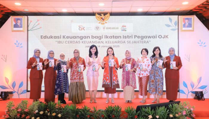 OJK dan IIPOJK Luncurkan Buku Saku Perempuan Cerdas Keuangan untuk Meningkatkan Literasi Keuangan