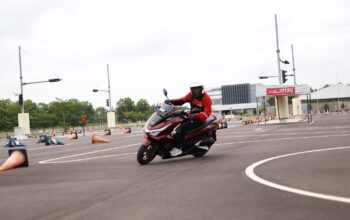 Teknologi Honda Roadsync Bantu Pengendara Tetap #Cari_Aman