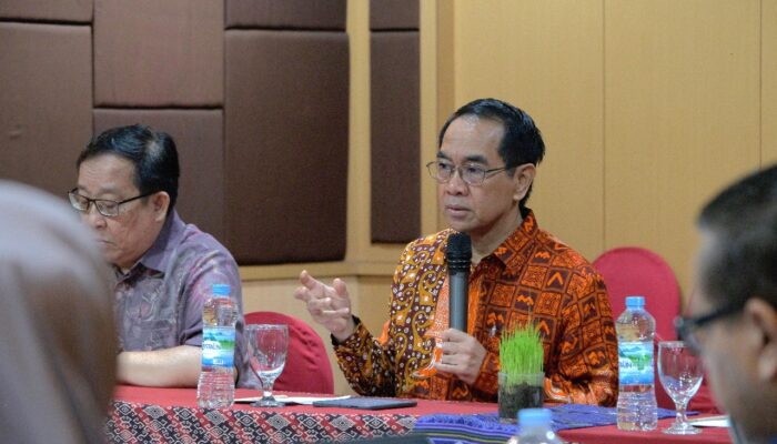 Rektor Unhas Hadiri Workshop LAUTRA: Paparkan Pentingnya SBF dalam Pengelolaan Kawasan Konservasi Laut