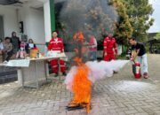 Pertamina Patra Niaga Gelar Sosialisasi APAR di Kampus ITEKES Makassar dalam Rangka Peringatan Bulan K3 Nasional