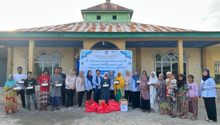 RAMADHAN BERKAH PIKK UP Punagaya Bagikan Makanan dan Takjil Berbuka Puasa di Kawaka & Bungung Labuang, Desa Punagaya