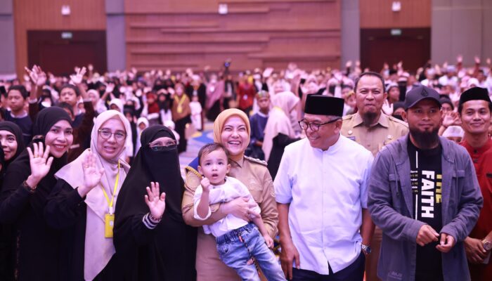 Hadiri Yatim Fest Ramadan, Wakil Wali Kota Makassar Aliyah Mustika Ilham Dinobatkan Sebagai Bunda Yatim