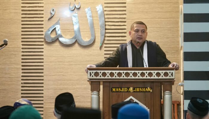 Wali Kota Makassar Dorong Masjid Jadi Pusat Pendidikan dan Kebersihan Lingkungan