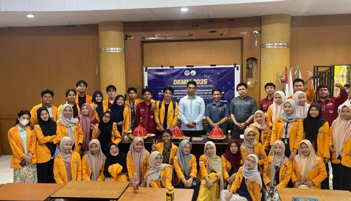 Pembukaan diklat kepemimpinan mahasiswa matematika(DKMM)