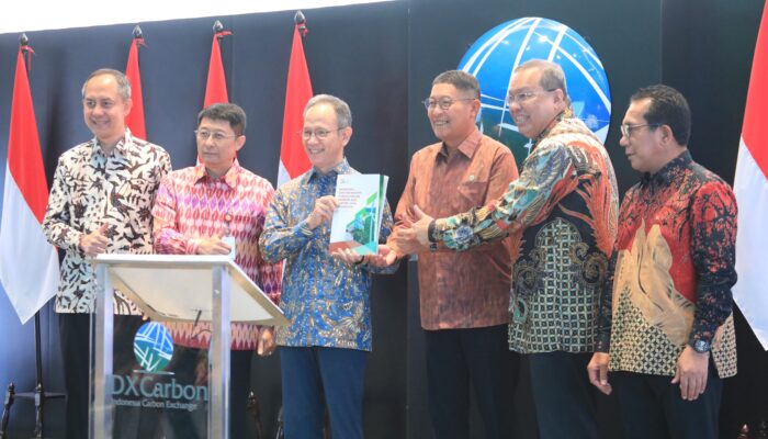 Dorong Ekonomi Hijau dan Target Net Zero Emission, OJK Luncurkan Buku Perdagangan Karbon Bagi Sektor Jasa Keuangan