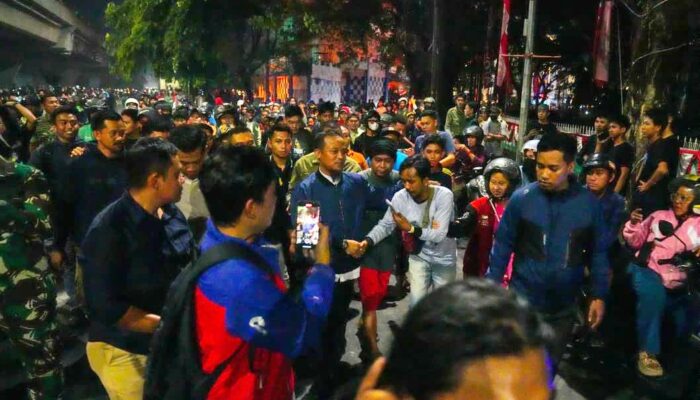 Temui Massa Aksi, Gubernur Andi Sudirman Imbau Masyarakat Menahan Diri dan Jaga Sulsel