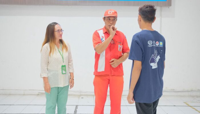 Pertamina Patra Niaga Sulawesi Latih Petugas SPBU Bahasa Isyarat, Wujudkan Layanan Publik Inklusif bagi Konsumen Tuli
