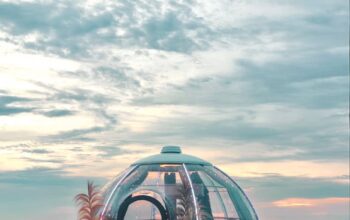 DOME IN THE SKY — PERTAMA DI MAKASSAR Sebuah pengalaman dining mewah di ketinggian, hanya di Hotel Hyatt Place Makassar