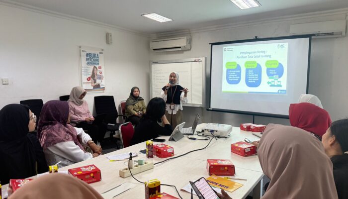 Pertamina Patra Niaga Sulawesi Bersama PT Pertamedika IHC Gelar CSR Penyuluhan Kandungan Gizi untuk Pelaku UMKM