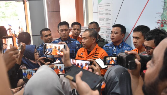 Basarnas Temukan Lokasi Jatuhnya Pesawat Kurang dari 24 Jam, Fokus Manfaatkan Golden Time Pencarian Korban