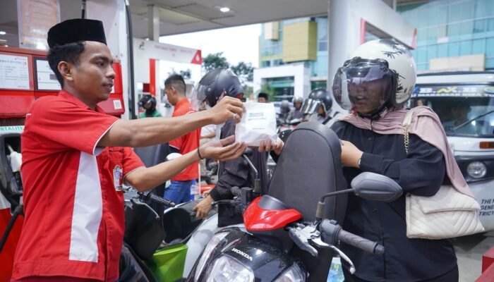 Pertamina Patra Niaga Regional Sulawesi Hadirkan Program Berbagi Takjil di 178 SPBU Selama Ramadan