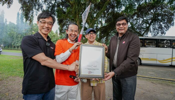 11 Jam Live TikTok Tanpa Putus Bareng Indosat, Dave Hendrik – Iwet Ramadhan Pecahkan Rekor MURI