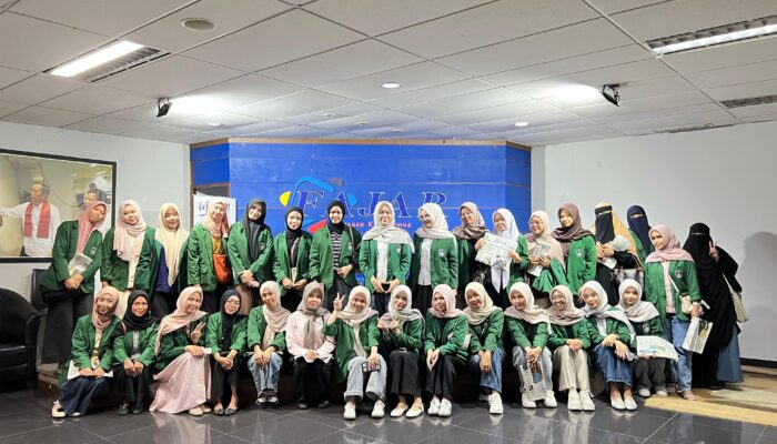 Mahasiswa Ilmu Komunikasi UMI Kunjungi Harian Fajar, Ingin Lihat Proses Pembuatan Berita