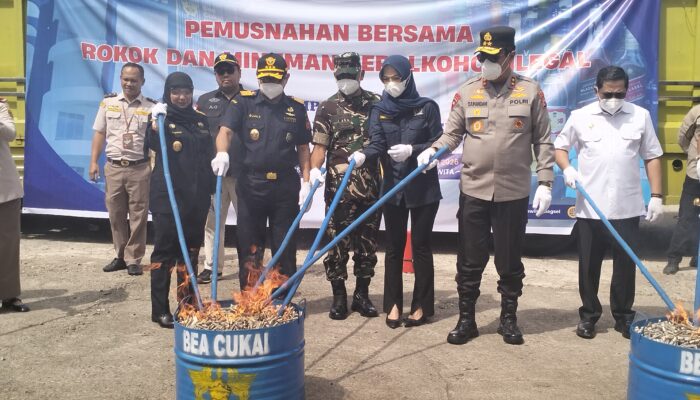 Bea Cukai Sulbagsel Musnahkan 31,9 Juta Rokok Ilegal Senilai Rp47,9 Miliar